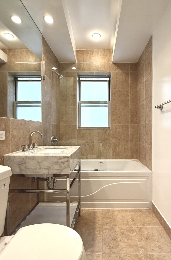 136 Clyde Avenue 2s Property Photo 18