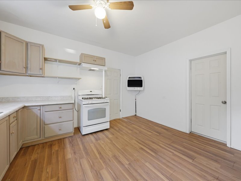 10560 S Edbrooke Avenue Property Photo 7