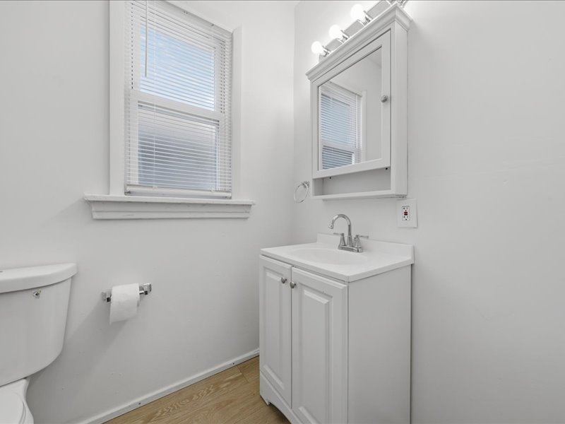 10560 S Edbrooke Avenue Property Photo 8