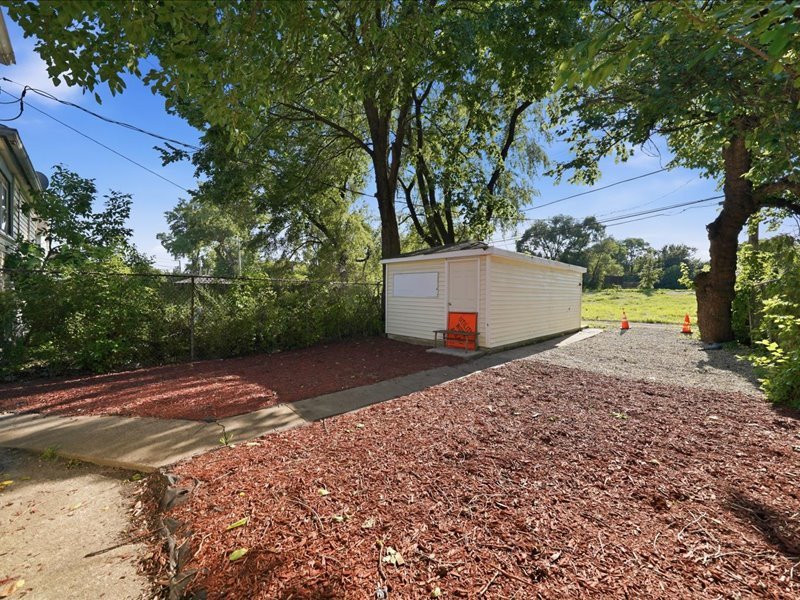 10560 S Edbrooke Avenue Property Photo 16