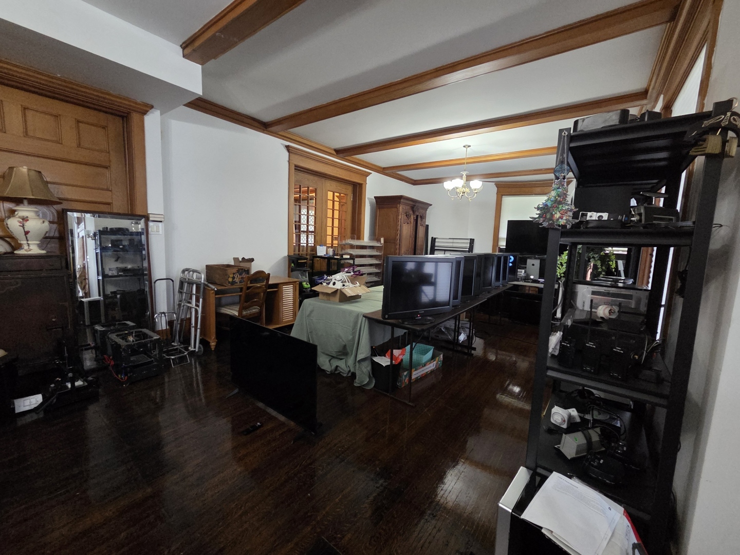 105 W Lincoln Highway 5 Property Photo 4
