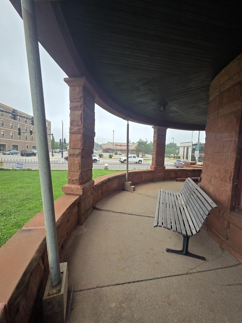 105 W Lincoln Highway 5 Property Photo 14