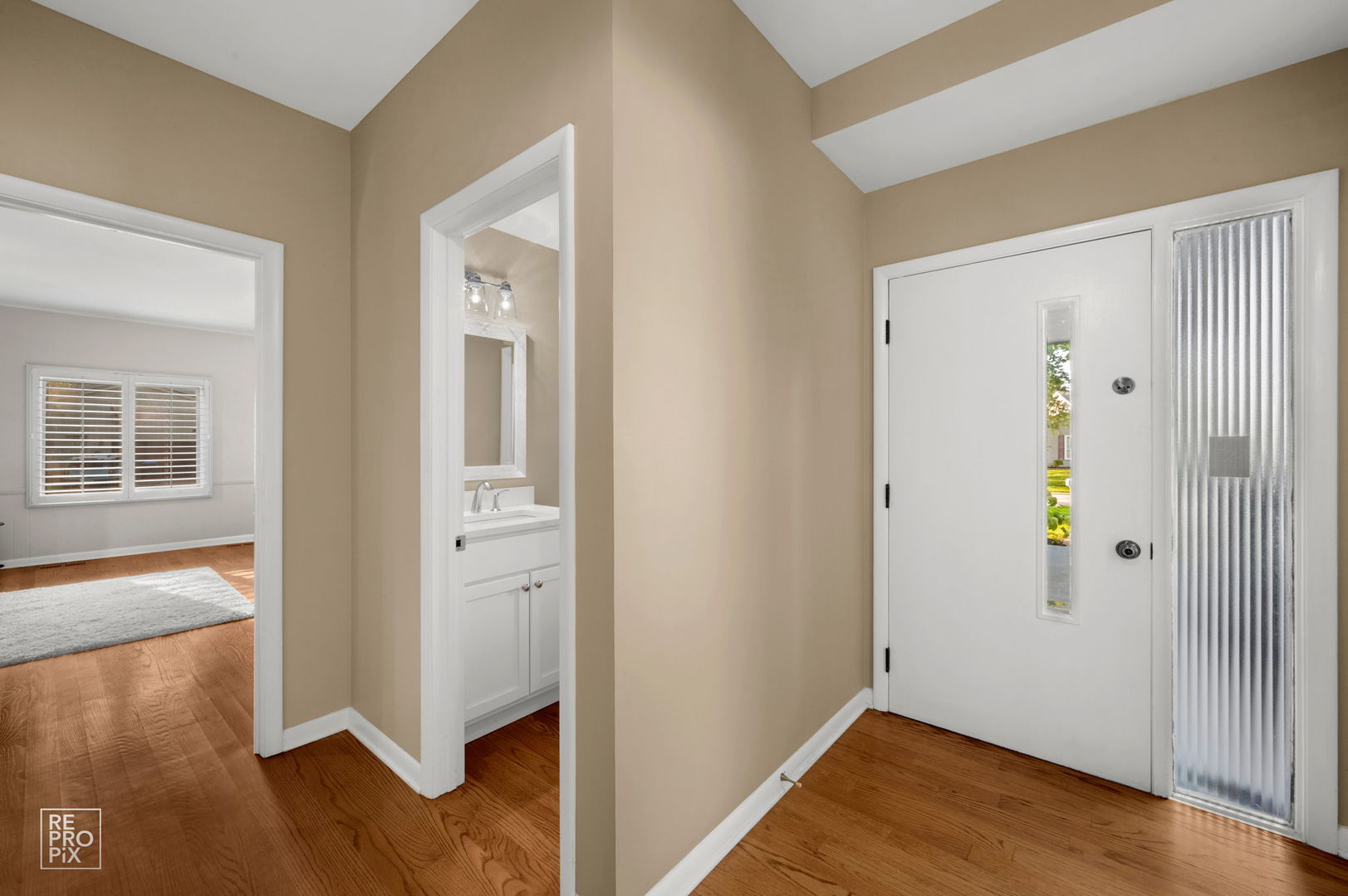 6s575 Bridlespur Drive Property Photo 4