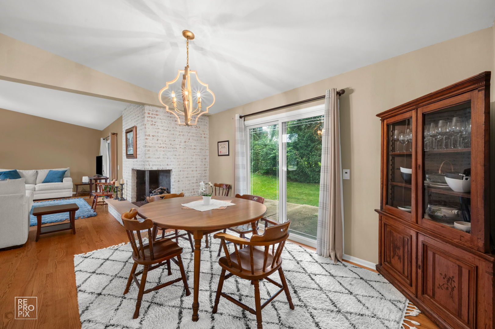 6s575 Bridlespur Drive Property Photo 6