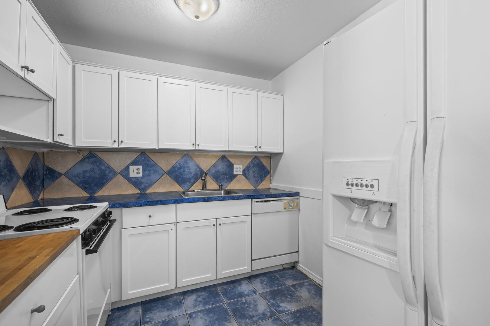 765 Grove Drive 103 Property Photo 9