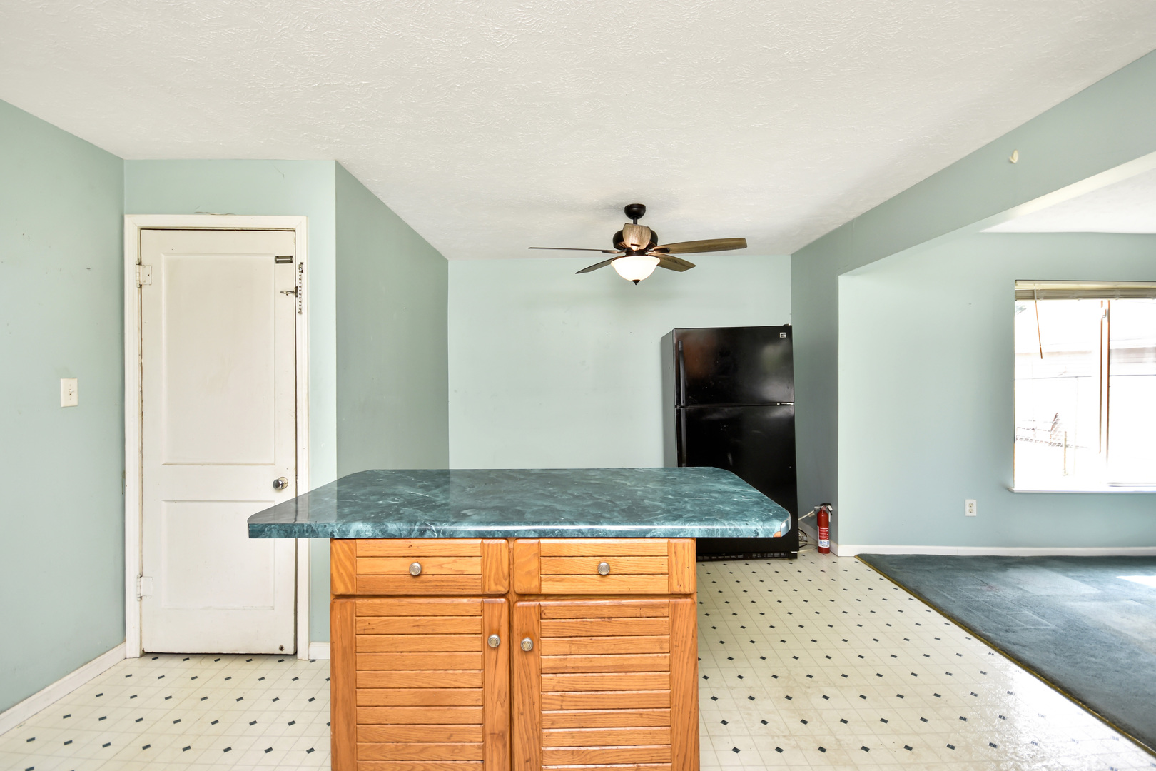 1016 W King Street Property Photo 15