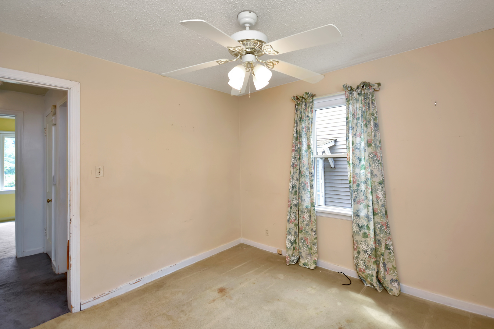 1016 W King Street Property Photo 29