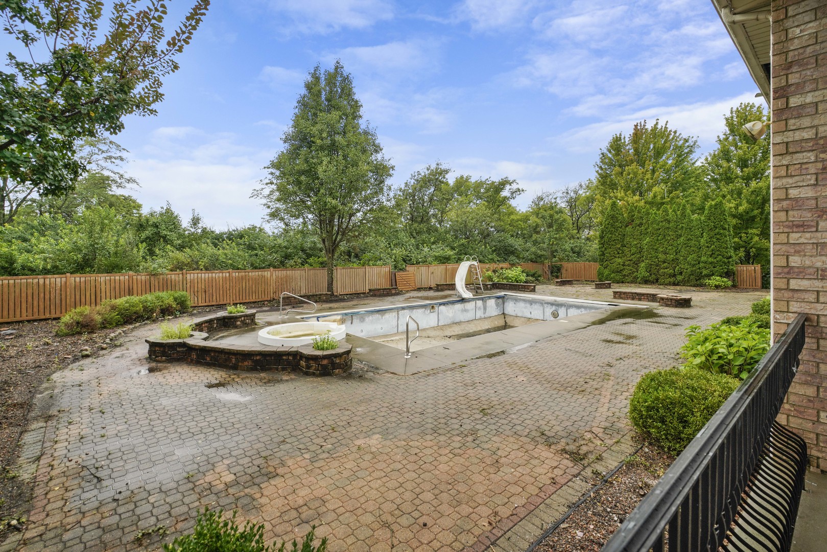 1071 Country Lane Property Photo 17