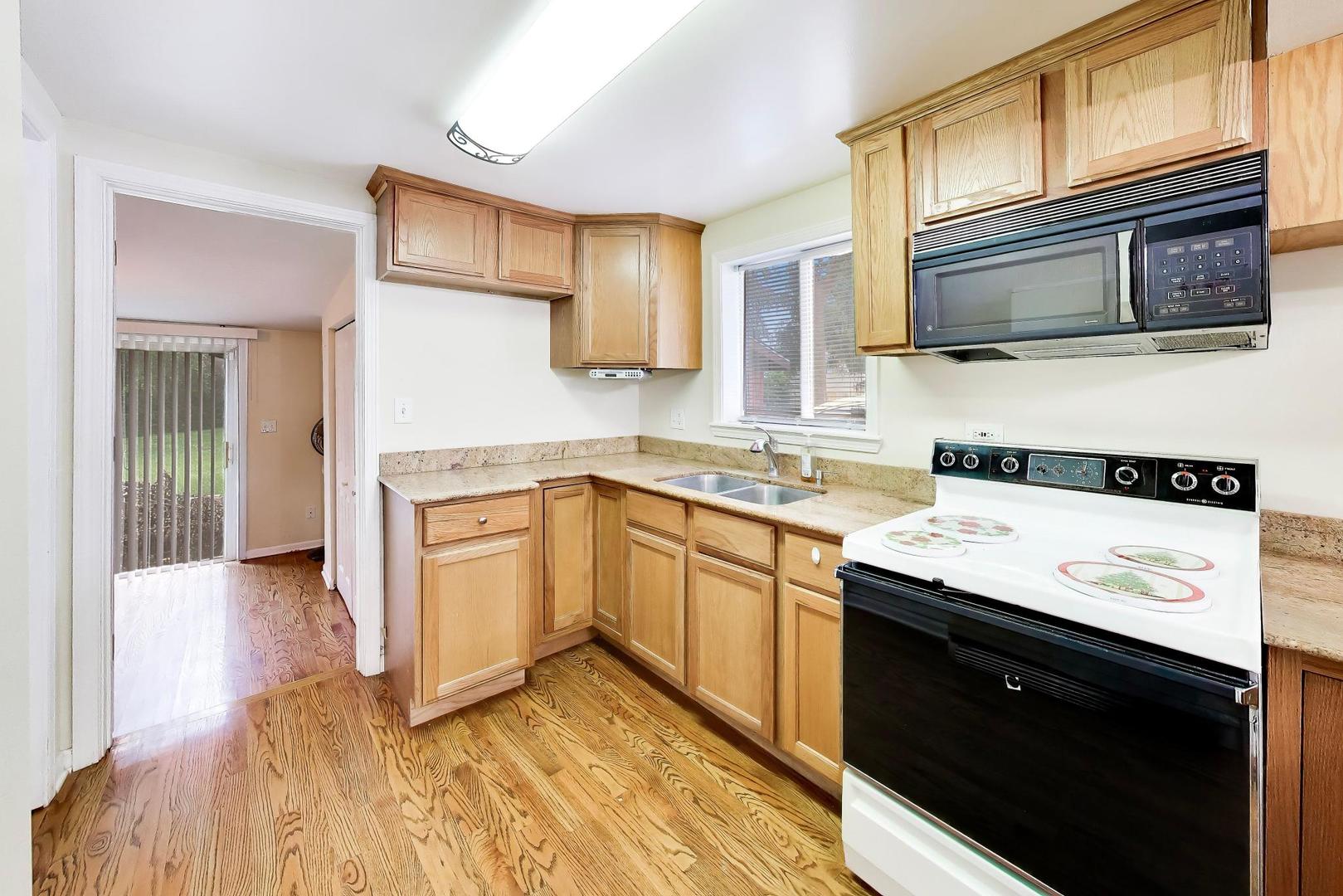 1355 Pleasant Place Property Photo 6