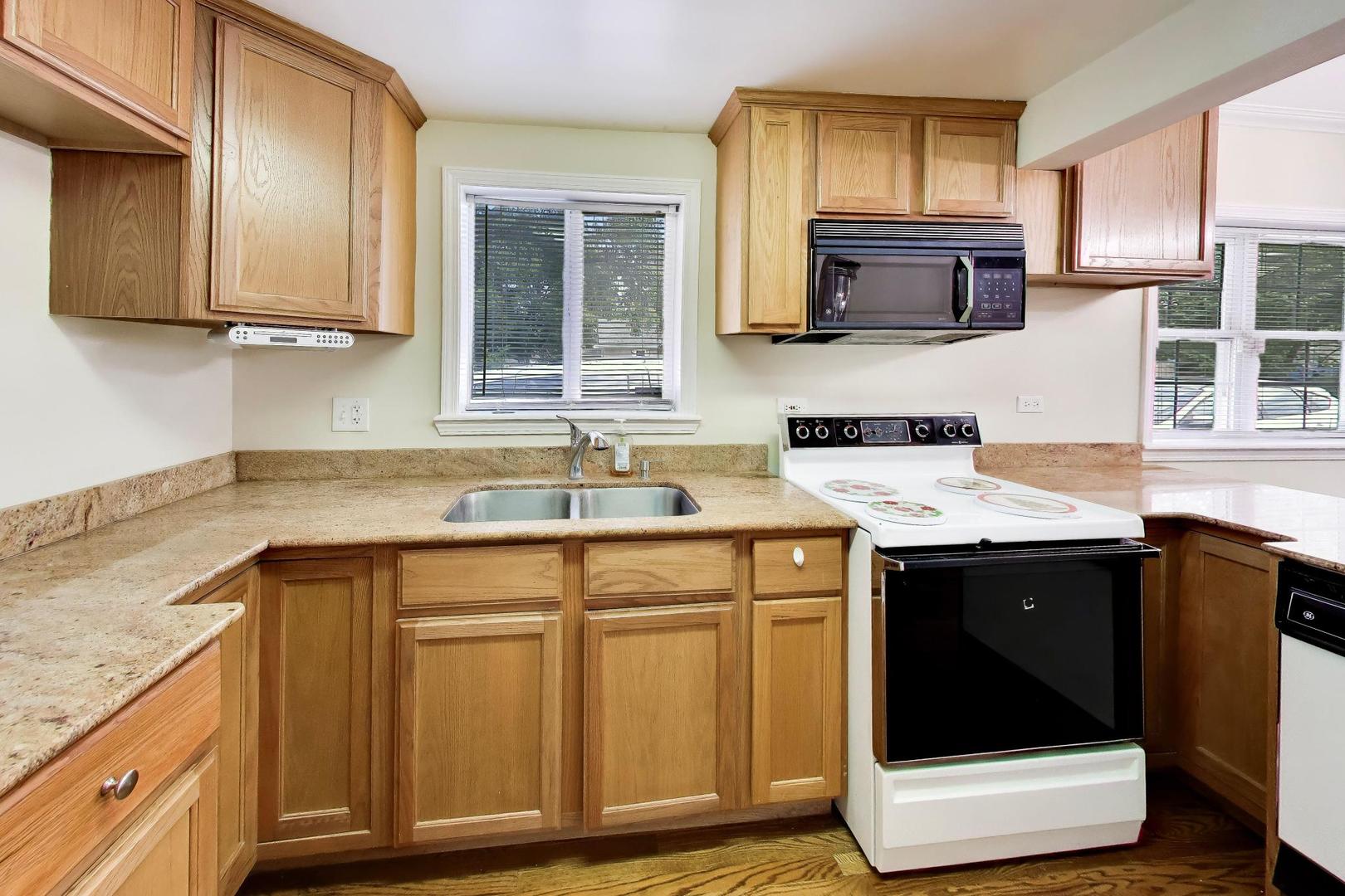 1355 Pleasant Place Property Photo 7