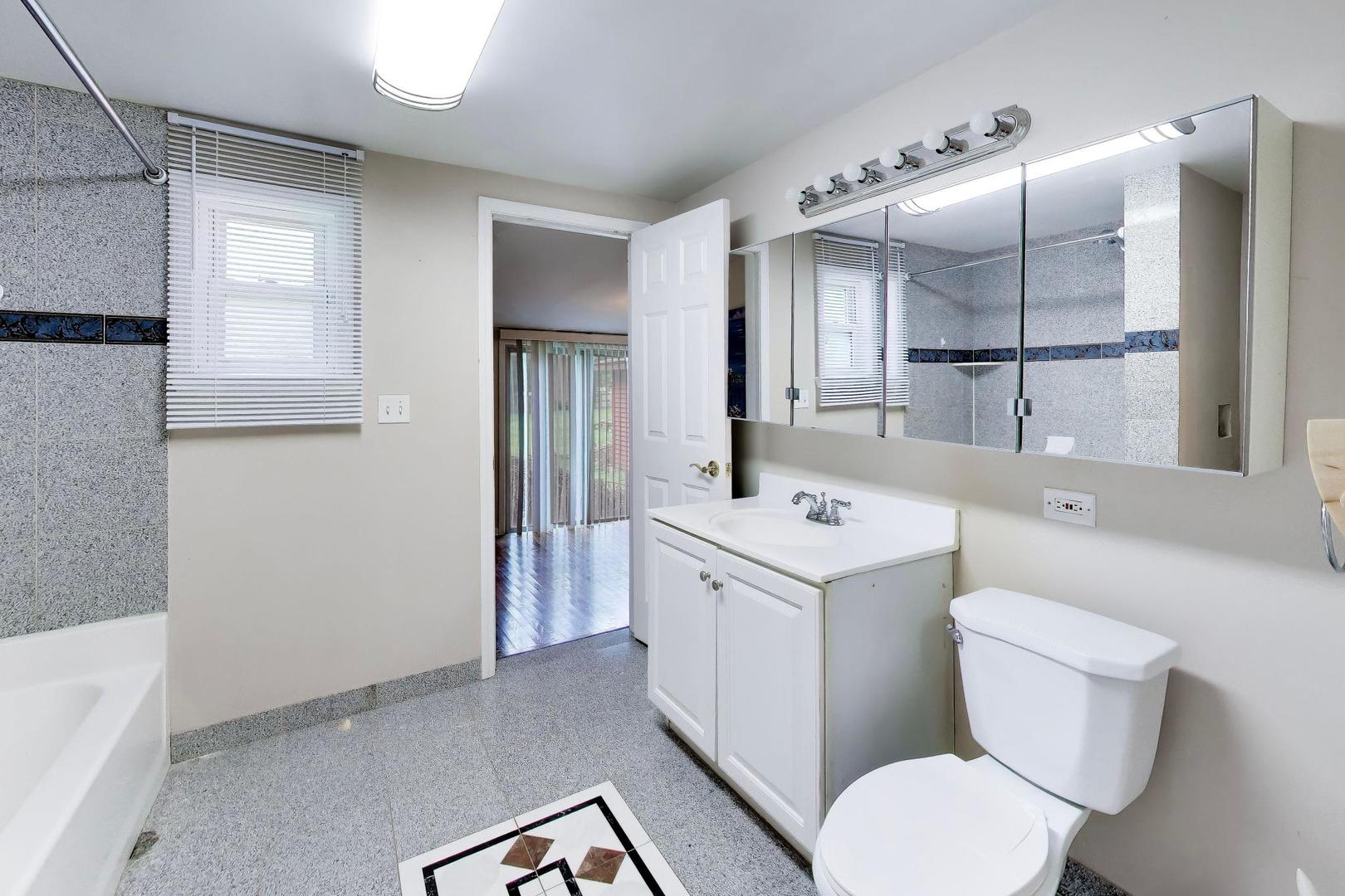 1355 Pleasant Place Property Photo 14