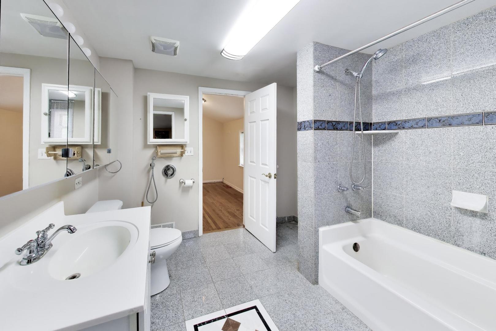 1355 Pleasant Place Property Photo 15