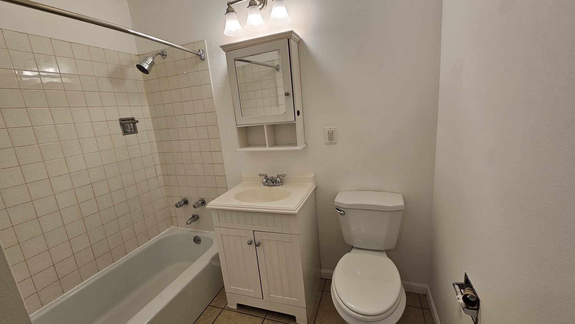 2250 N Lincoln Avenue 308 Property Photo 10