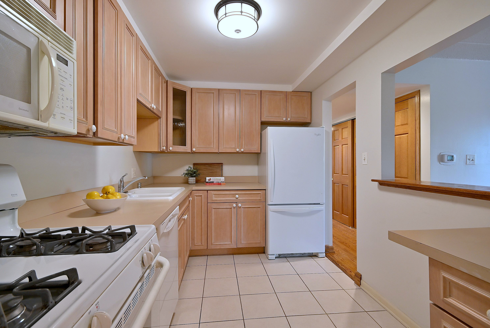 110 W Butterfield Road 302s Property Photo 11