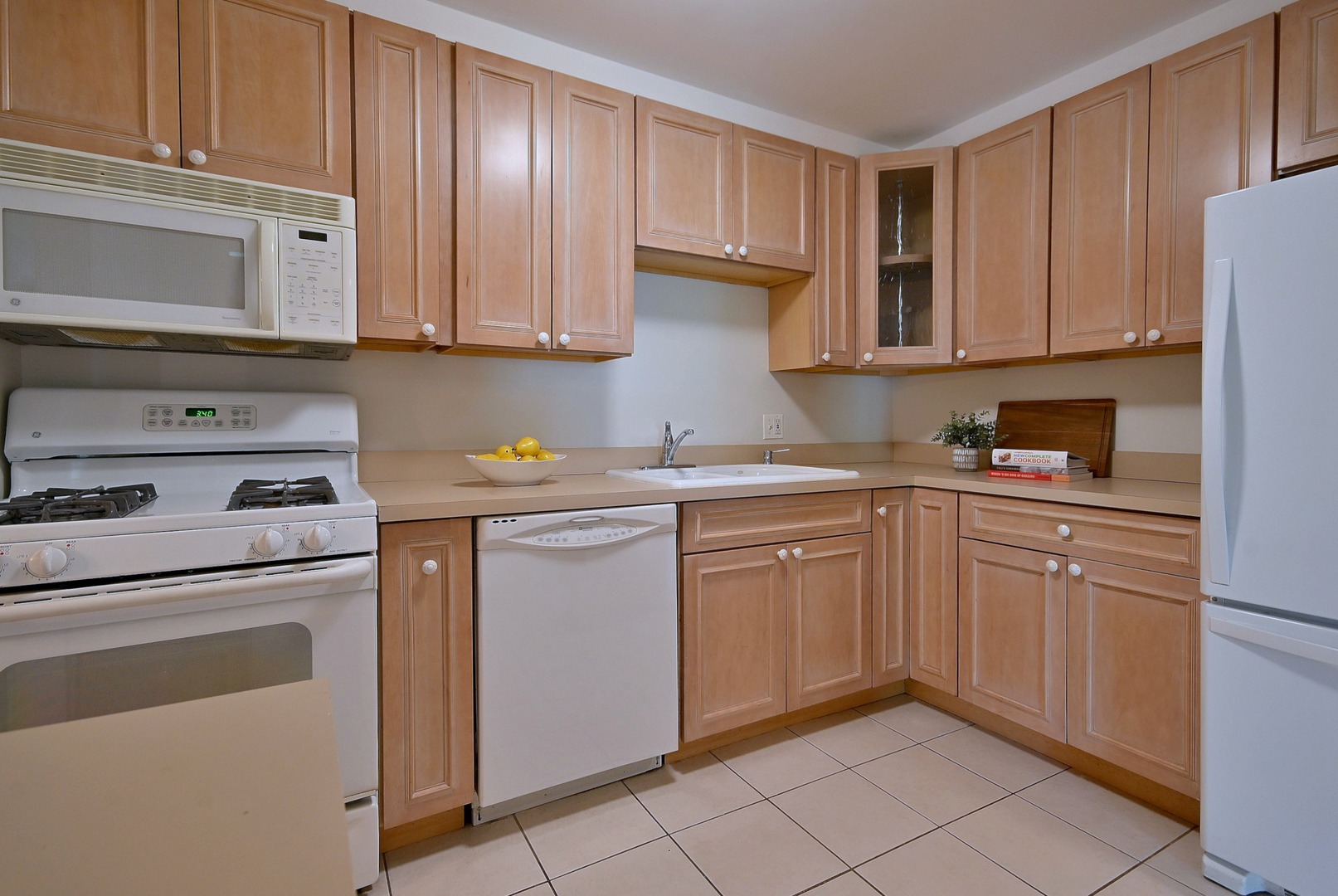 110 W Butterfield Road 302s Property Photo 14