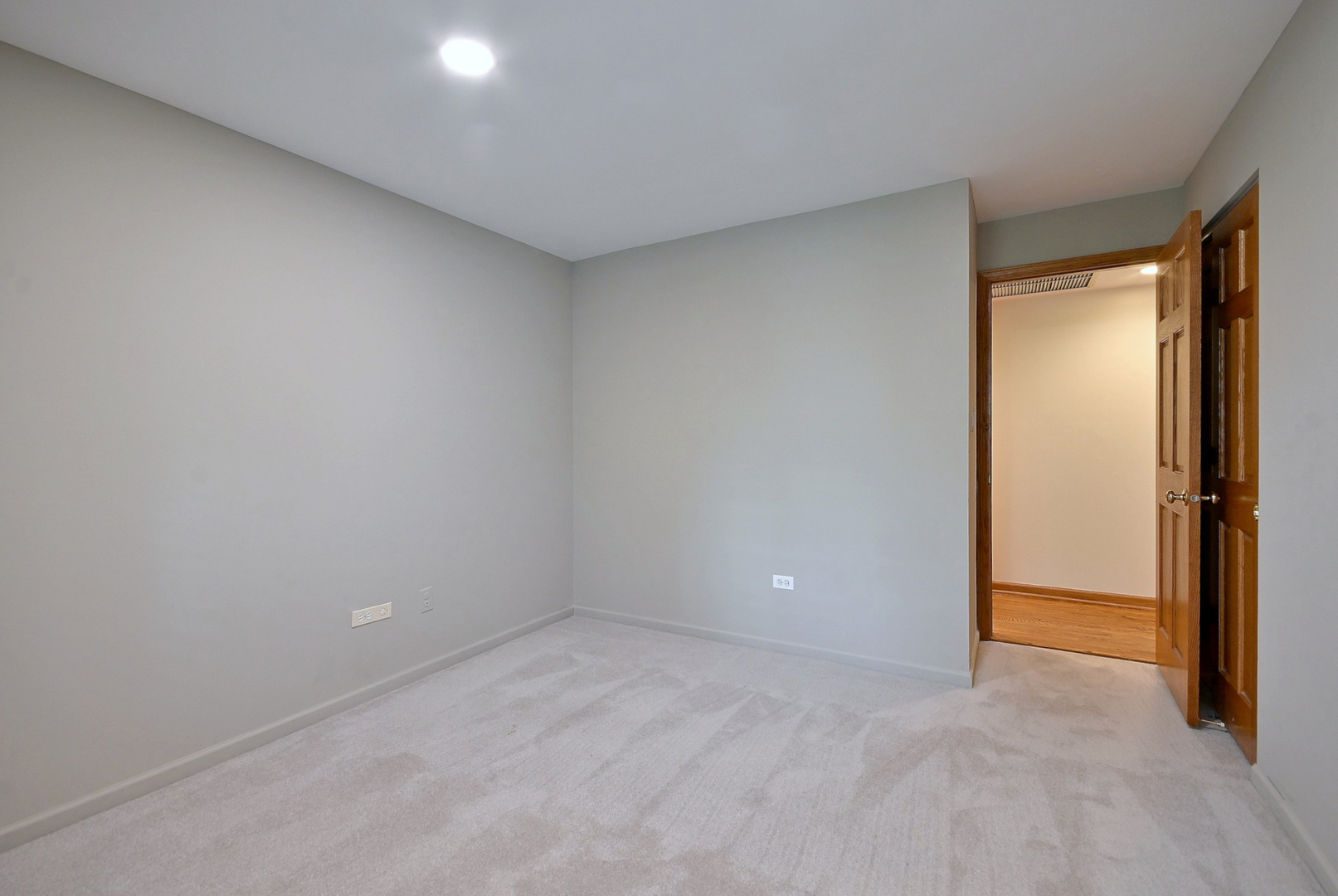 110 W Butterfield Road 302s Property Photo 17