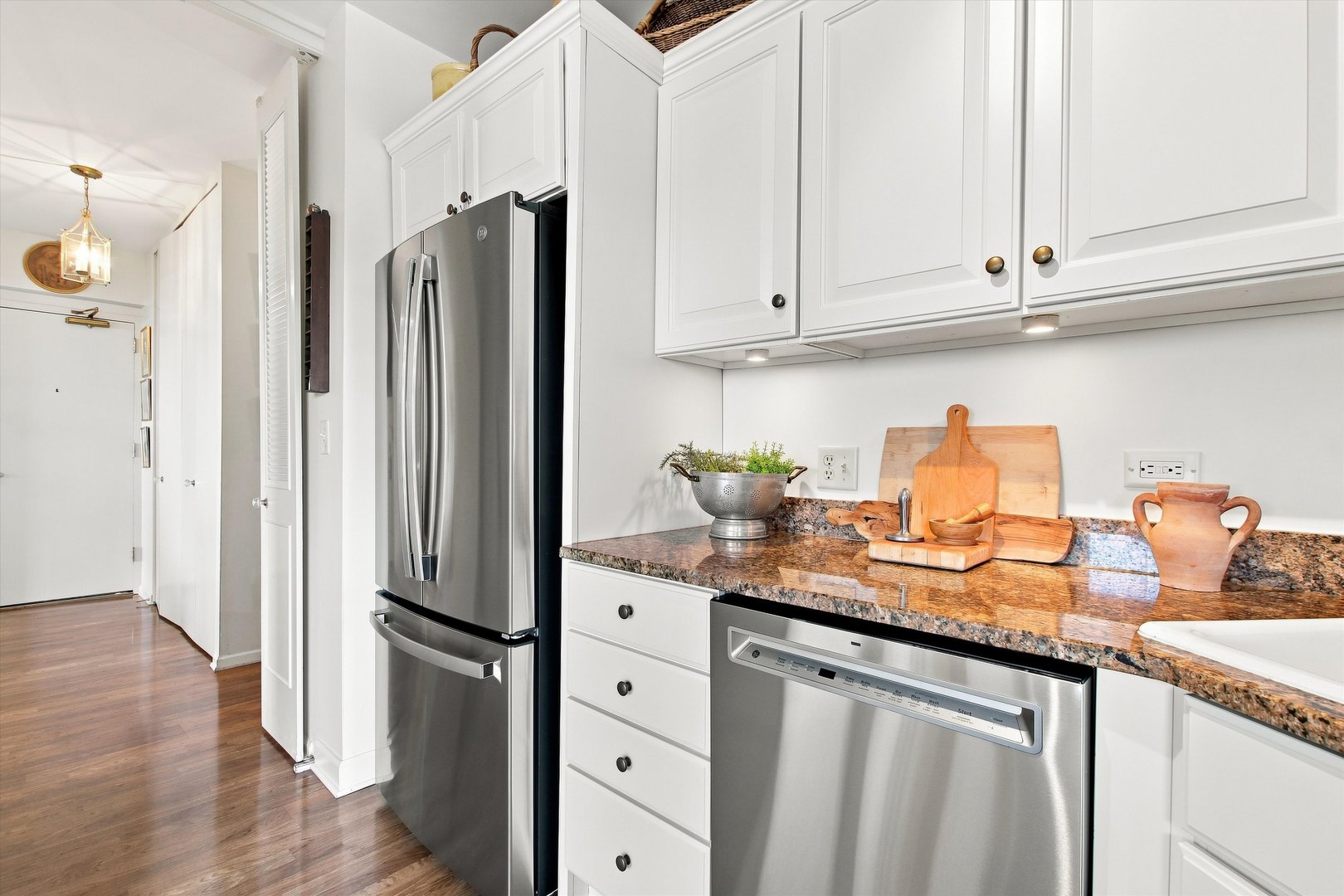 3200 N Lake Shore Drive 511 Property Photo 8