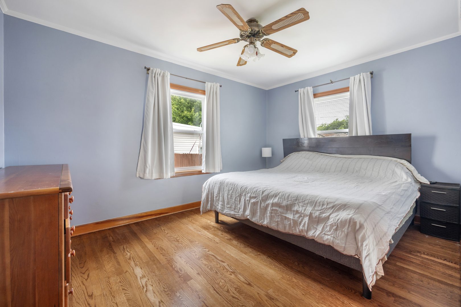 5416 W 88th Street Property Photo 3