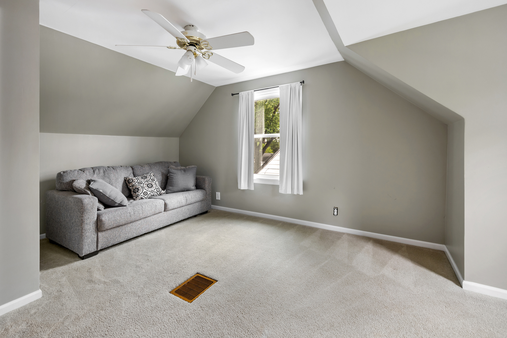 5416 W 88th Street Property Photo 8