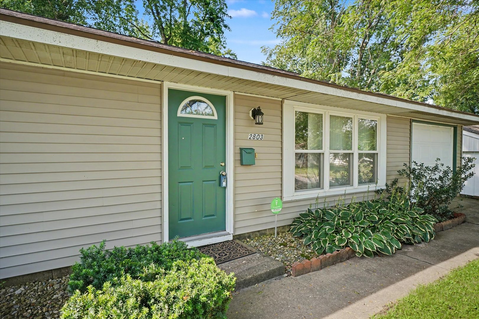 2803 E Illinois Street Property Photo 3