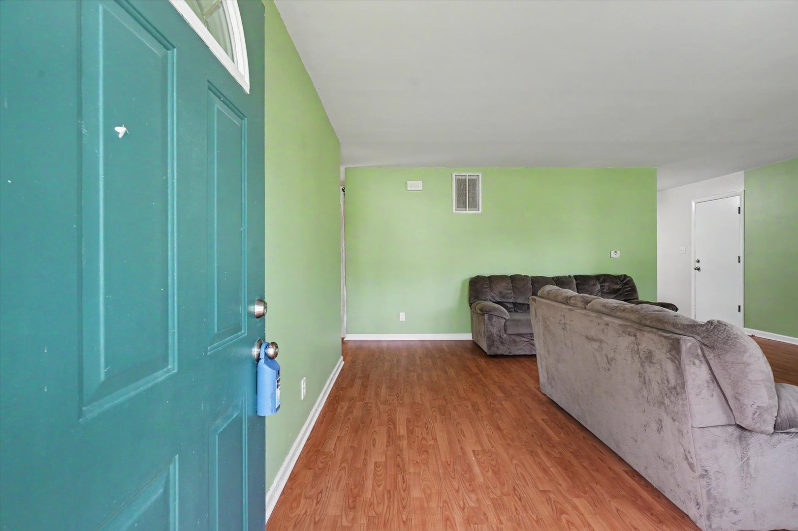 2803 E Illinois Street Property Photo 4