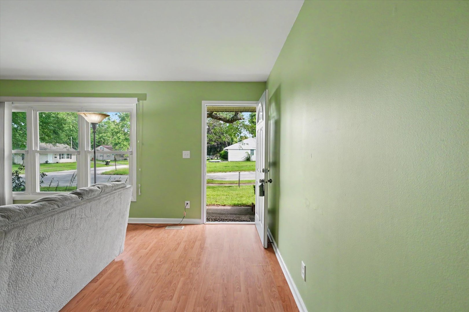 2803 E Illinois Street Property Photo 5