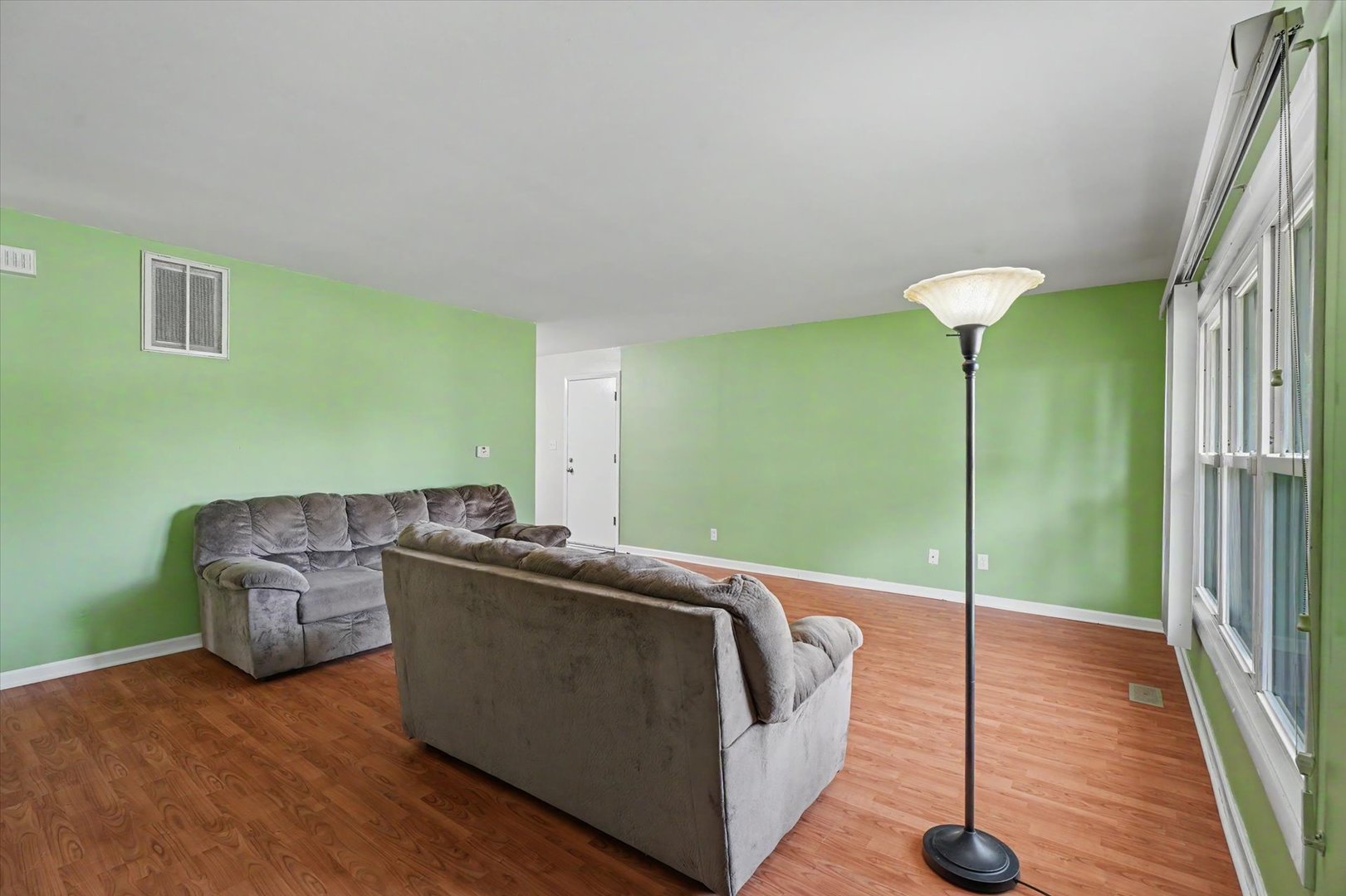 2803 E Illinois Street Property Photo 6