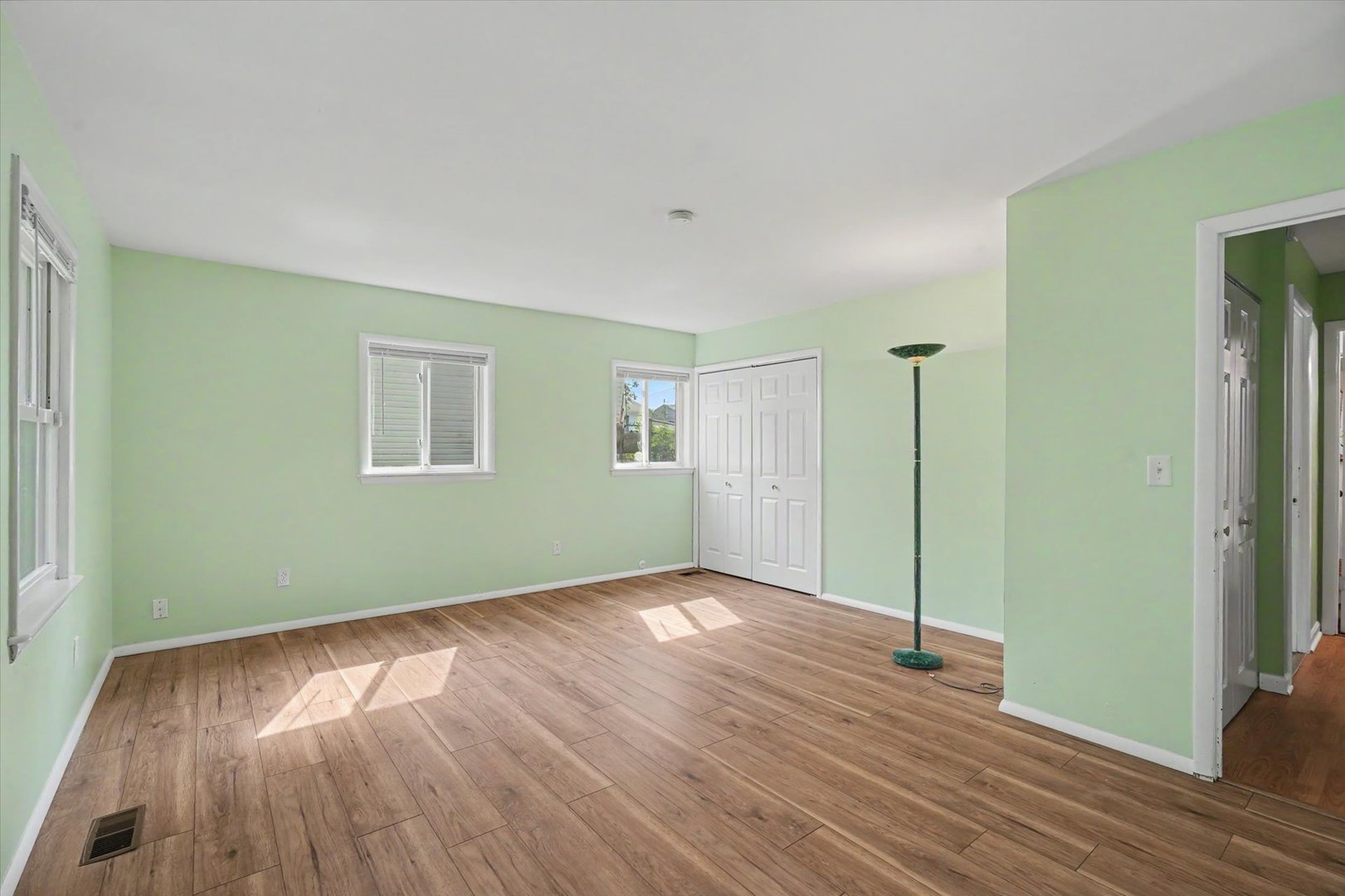 2803 E Illinois Street Property Photo 18