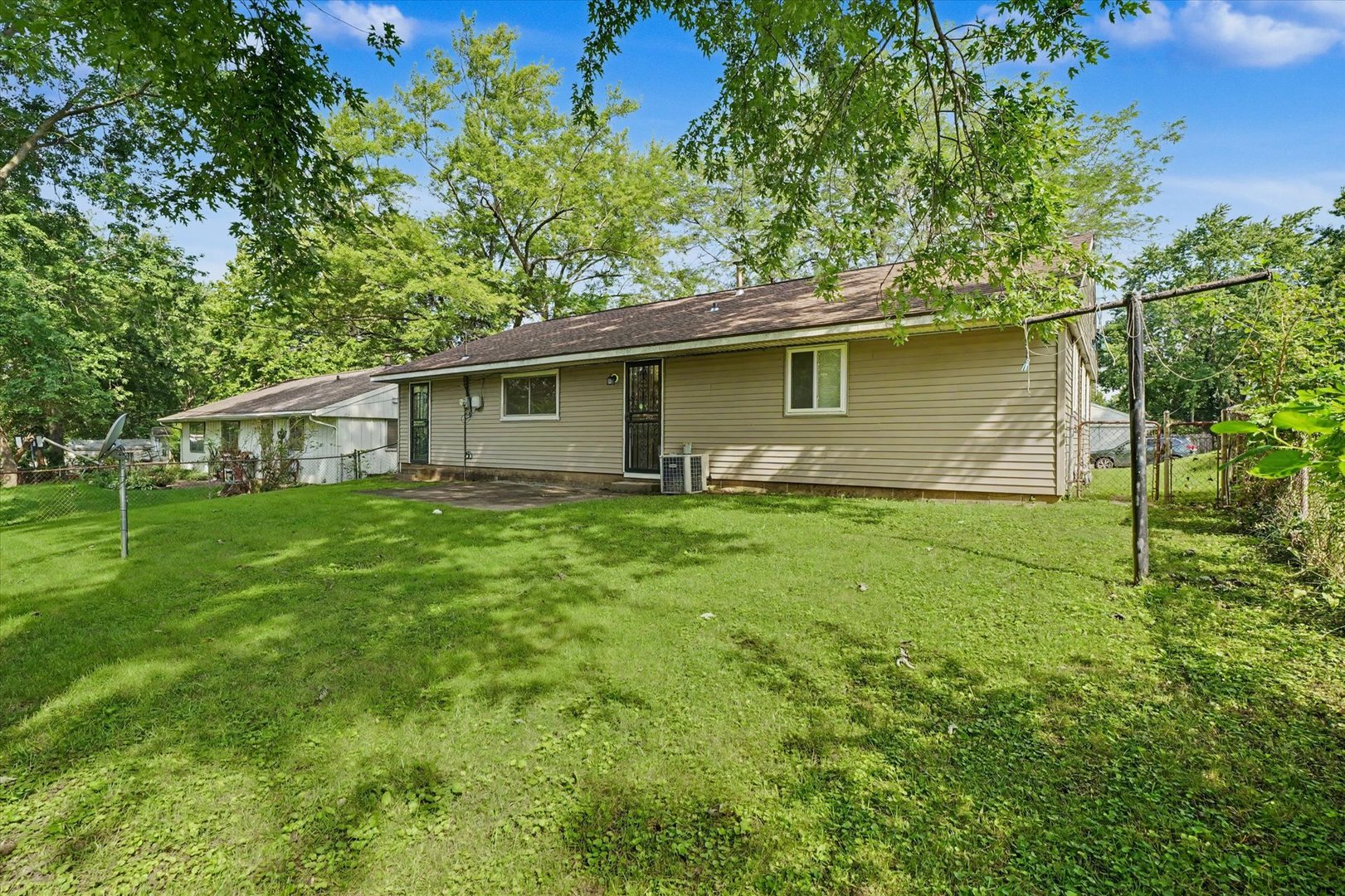 2803 E Illinois Street Property Photo 26