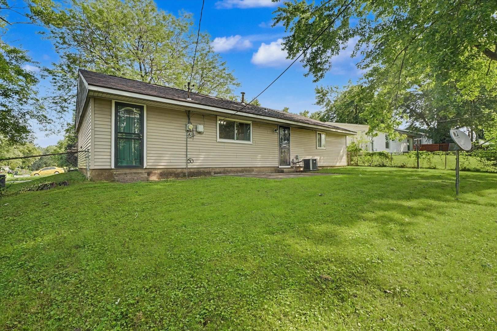 2803 E Illinois Street Property Photo 28