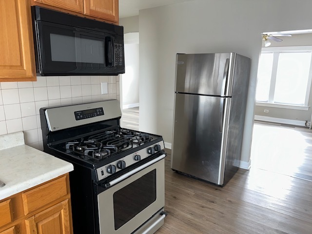 4054 W Dickens Avenue 2b Property Photo 5