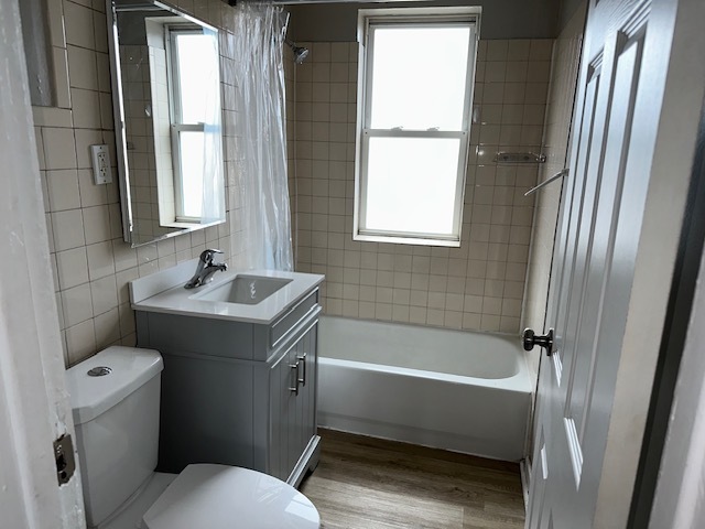4054 W Dickens Avenue 2b Property Photo 6