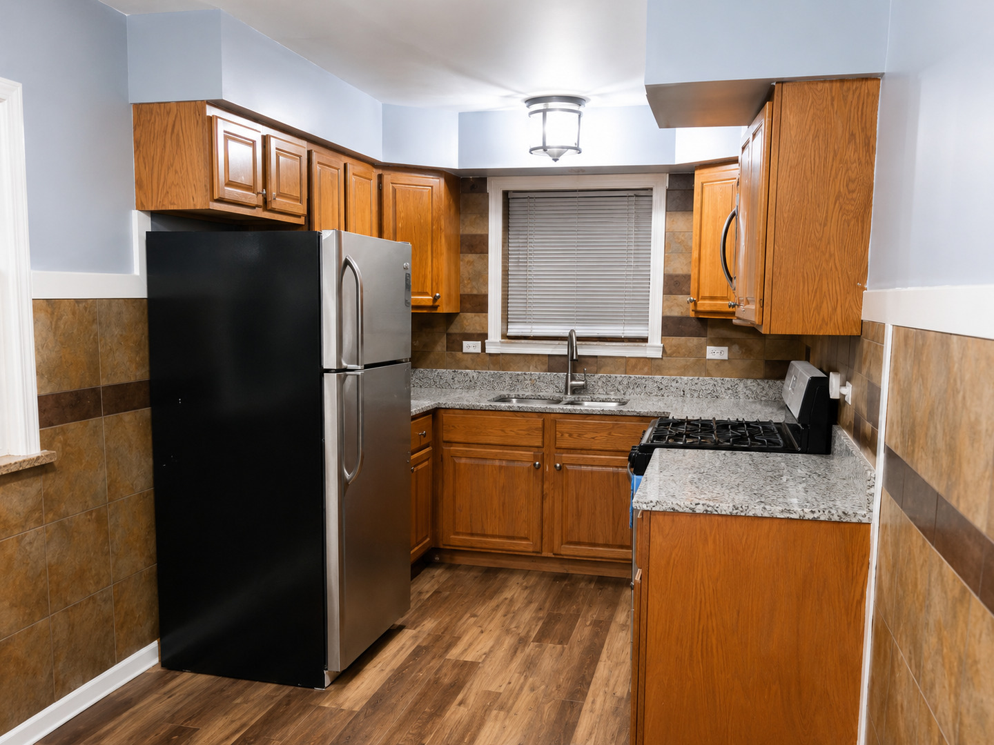 332 W 100th Street Property Photo 2