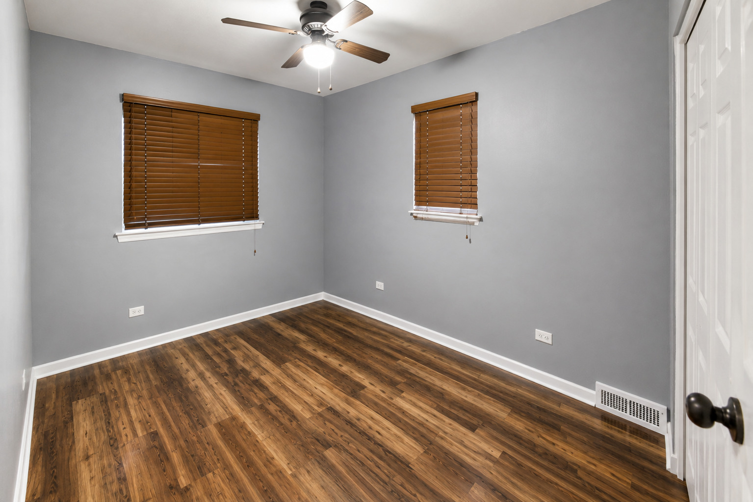 332 W 100th Street Property Photo 8