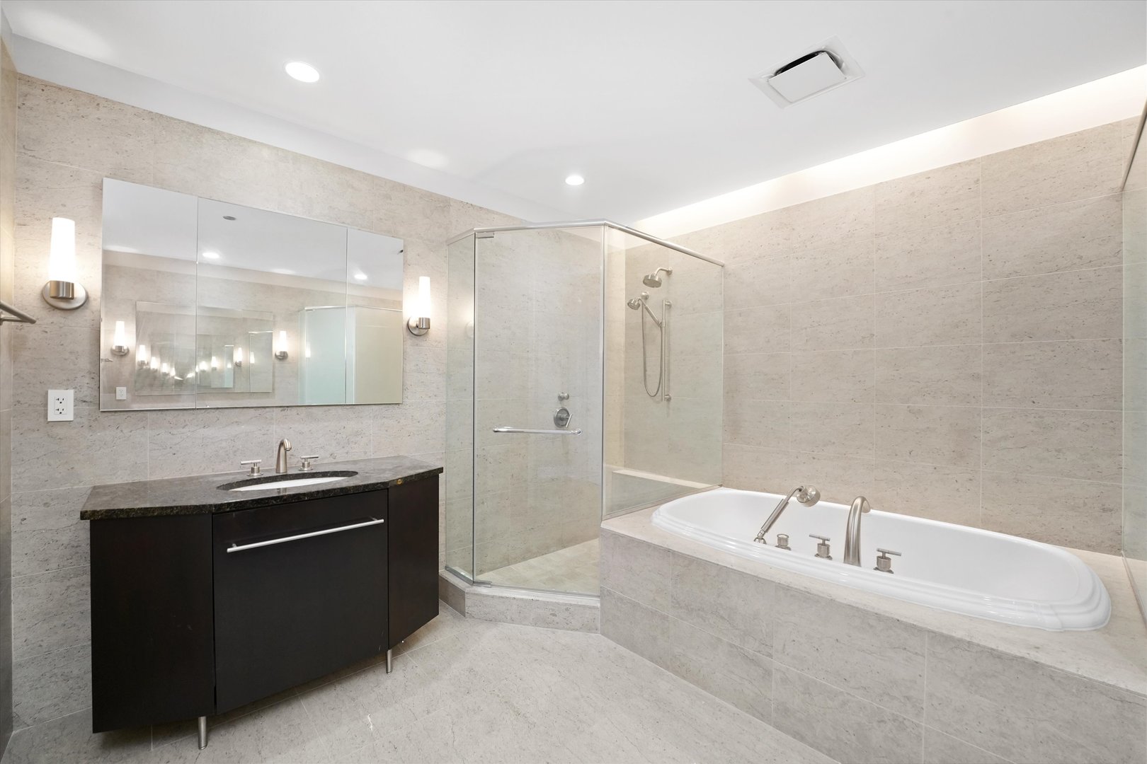 401 N Wabash Avenue 81f Property Photo 6