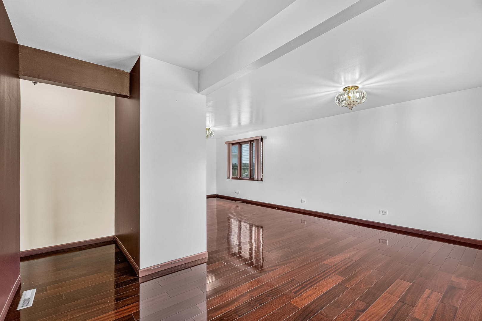 14631 Knox Avenue Property Photo 19