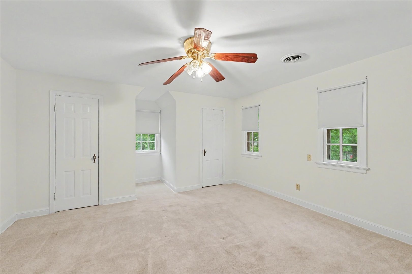 611 S James Street Property Photo 34