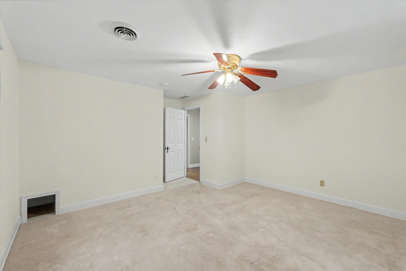 611 S James Street Property Photo 35
