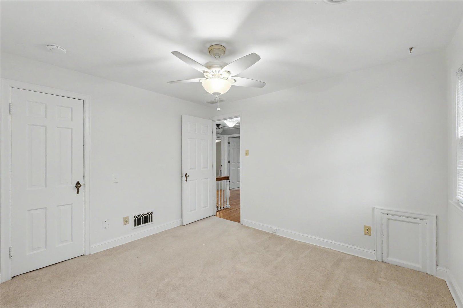 611 S James Street Property Photo 37