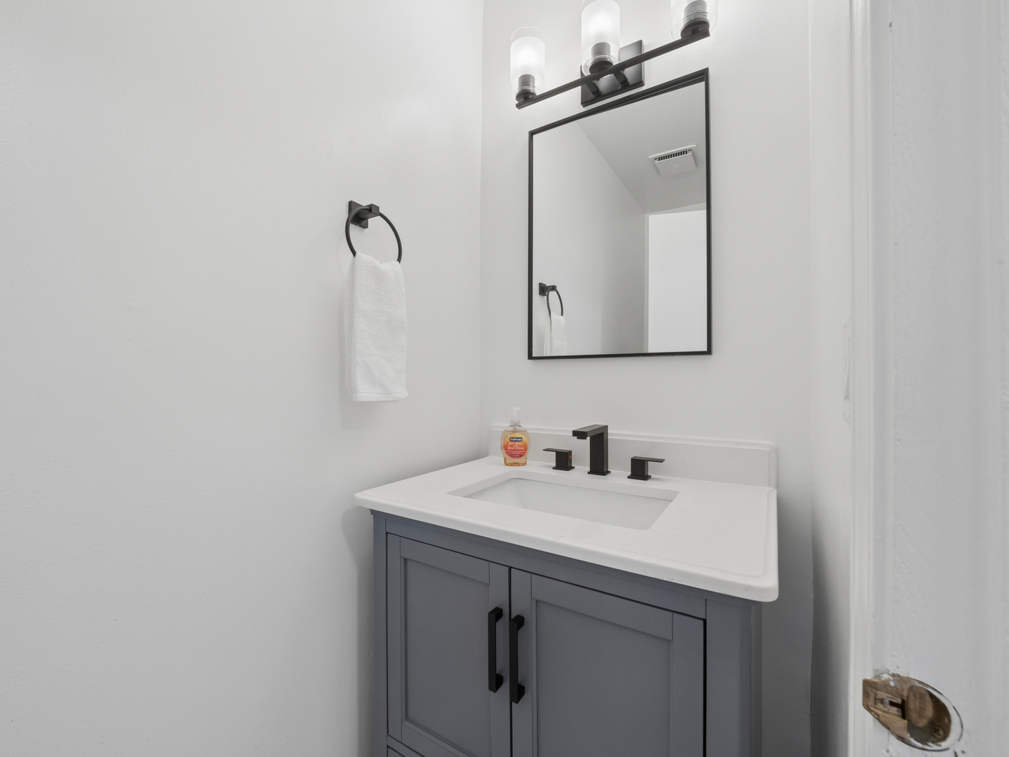 1631 Bow Trail Property Photo 10