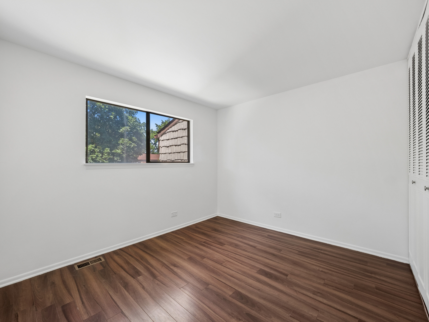 1631 Bow Trail Property Photo 12