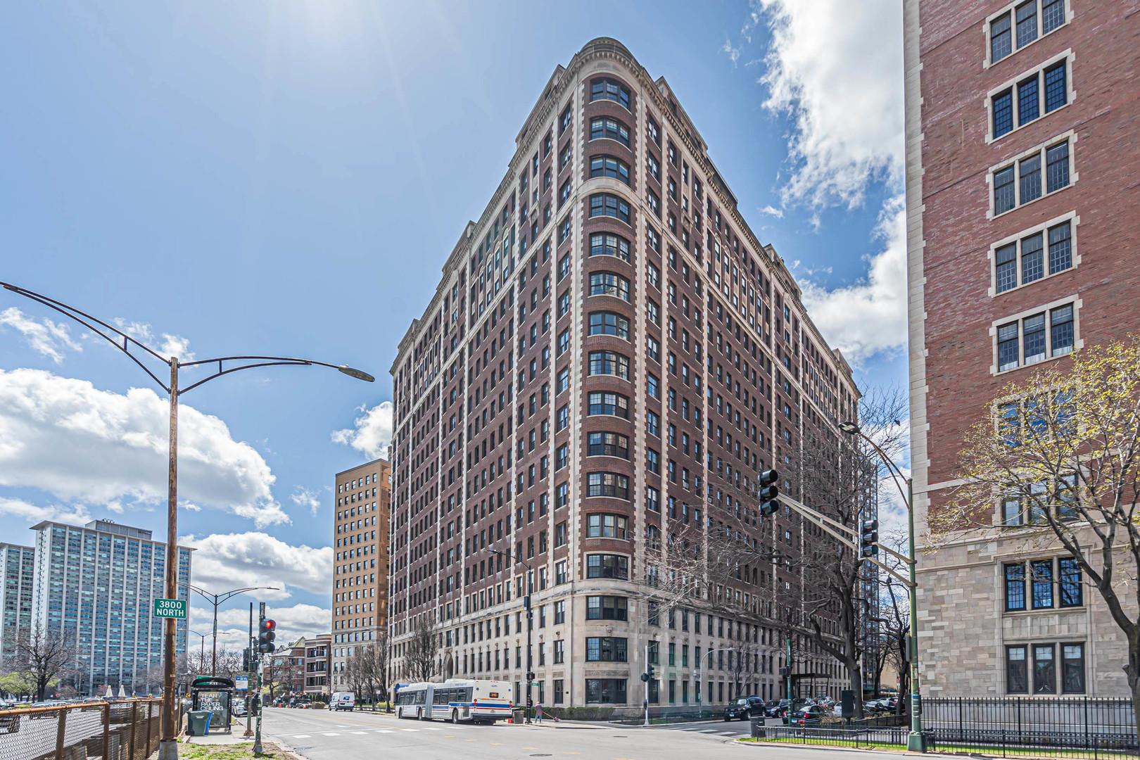 3750 N Lake Shore Drive 2c Property Photo 3