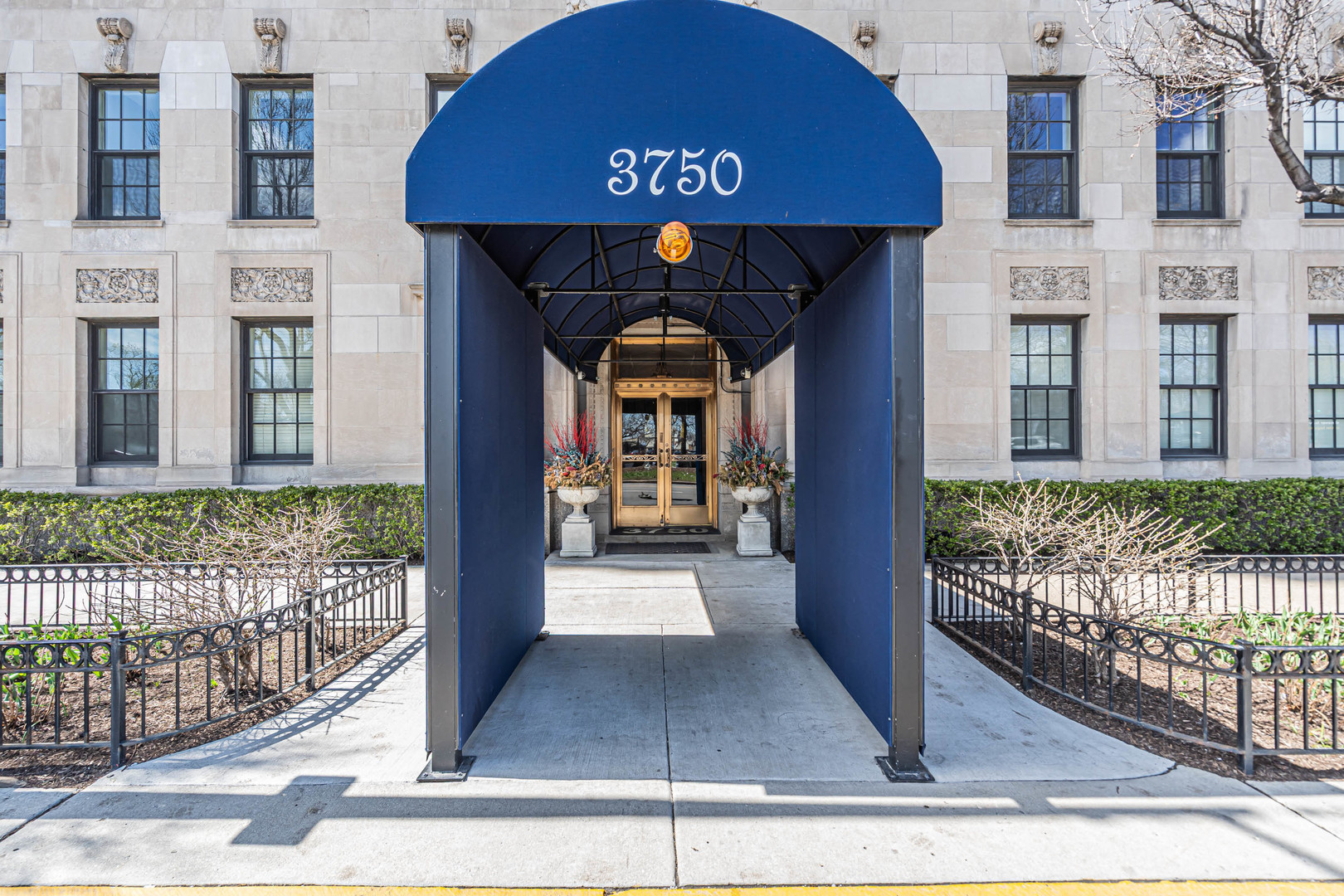 3750 N Lake Shore Drive 2c Property Photo 4