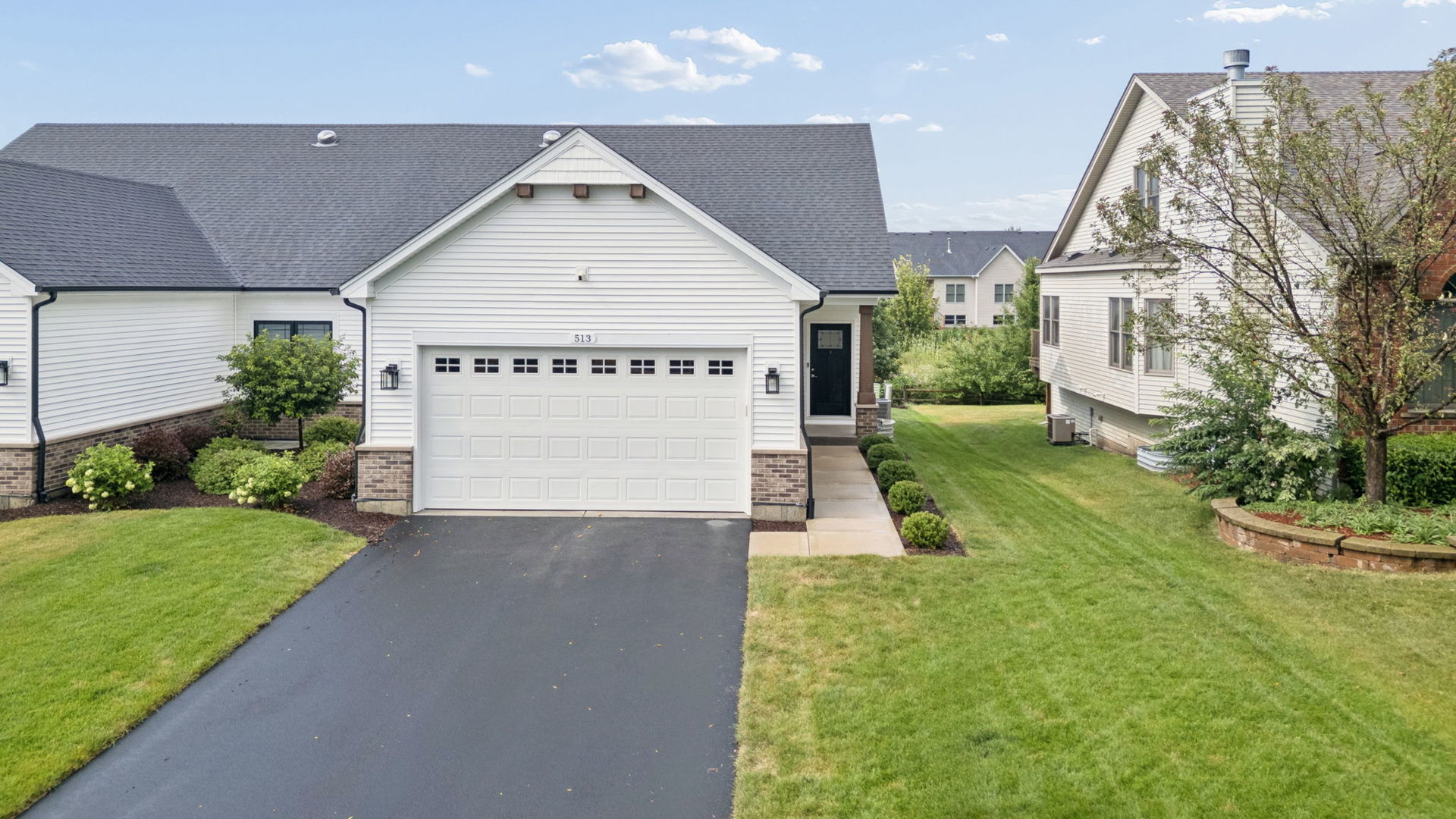 513 Sudbury Circle Property Photo 2