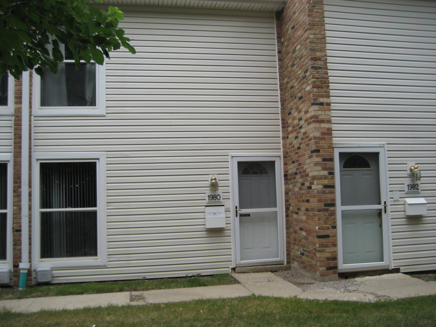 1980 Huntington Boulevard Property Photo 3