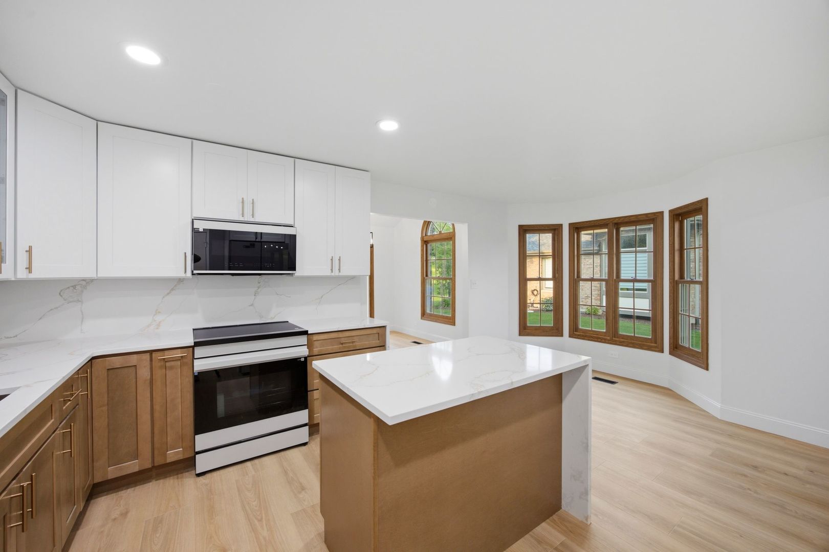 10650 Golf Road Property Photo 6