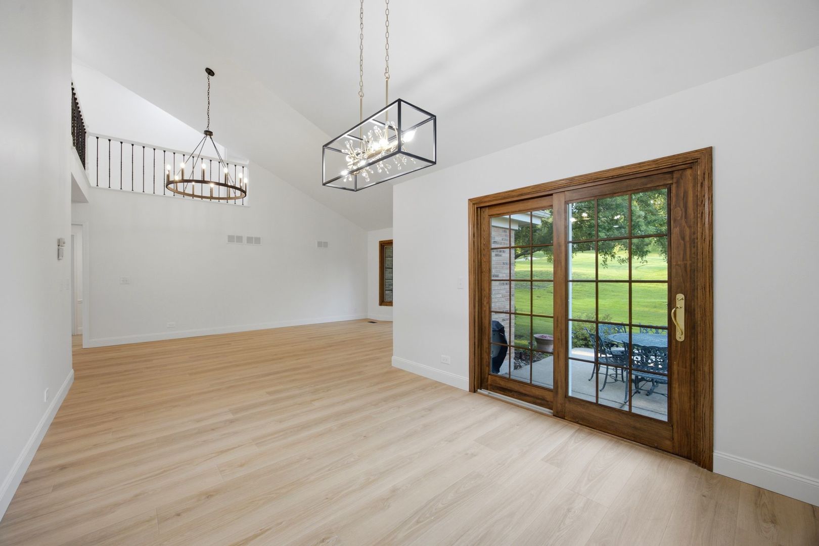 10650 Golf Road Property Photo 7