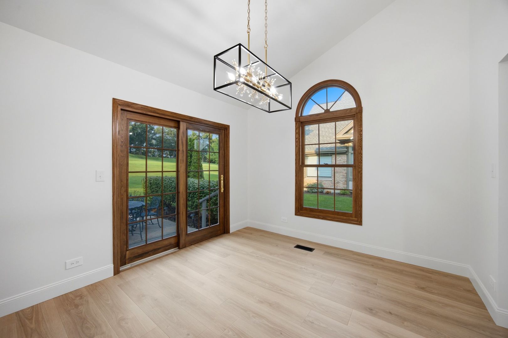10650 Golf Road Property Photo 11