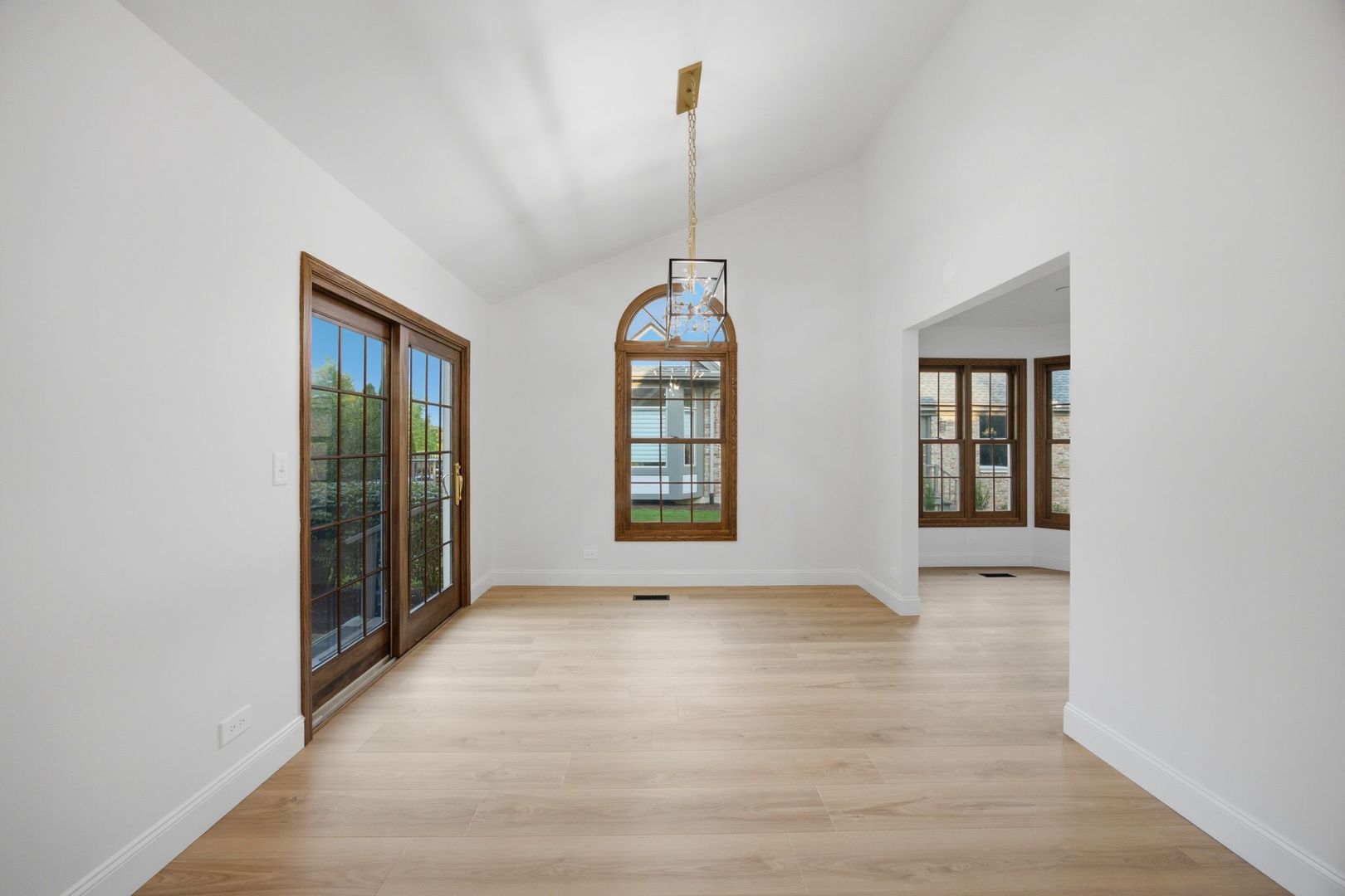 10650 Golf Road Property Photo 13