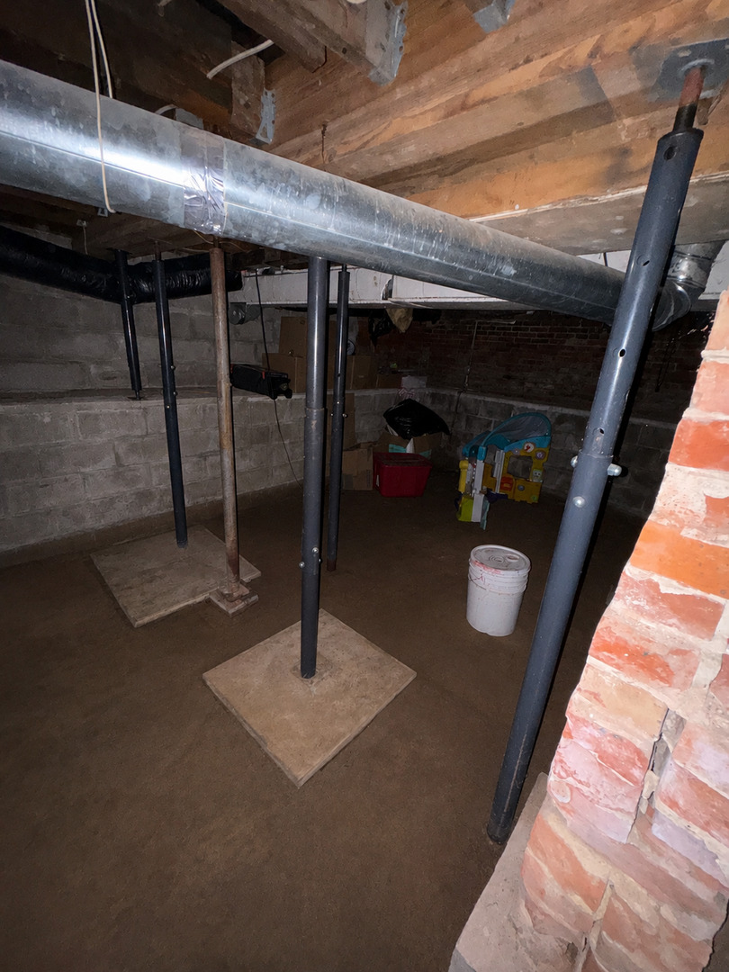714 Clark Street Property Photo 5